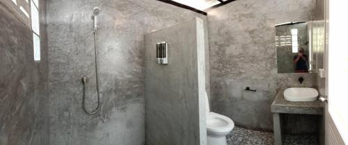 Koupelna v ubytování Camp Hadee Koh Yao Noi