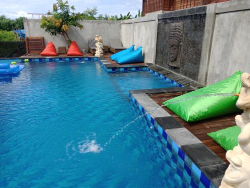 Swimmingpoolen hos eller tæt på Devadav Hostel (Bunk Bed) Nusa Lembongan