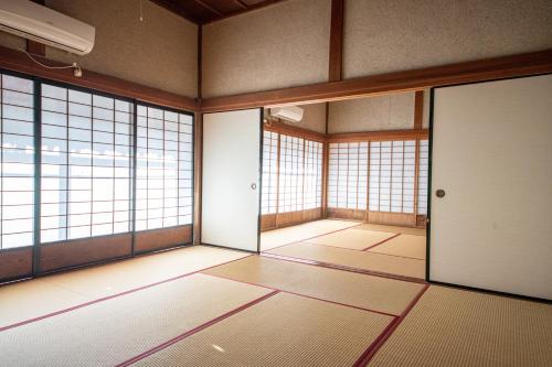 Gallery image of 一棟貸し宿Kusuburu House chartered accommodation in Okinoshima