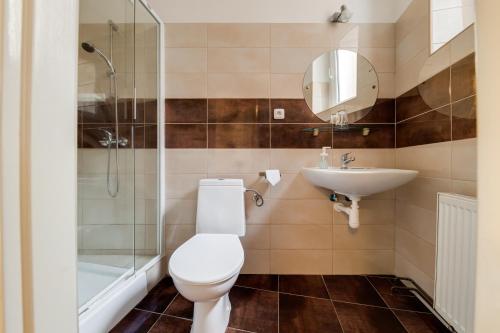 Ένα μπάνιο στο Koruna Hotel