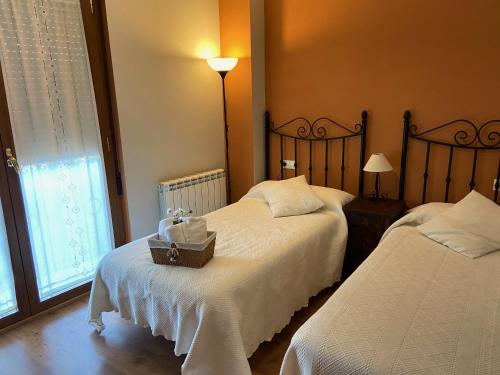 Foto dalla galleria di Hostal El Horno a Molinaseca