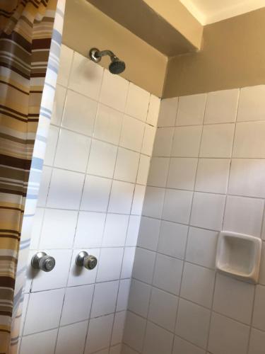 Un baño de Jo´s Place
