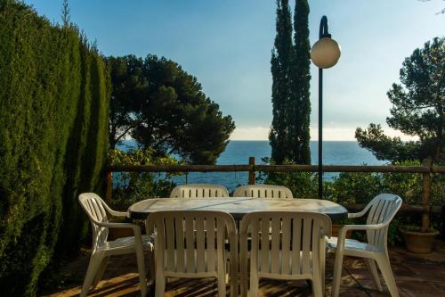 Imagen de la galería de L-1 CALELLA DE PALAFRUGELL 8 PAX, en Calella de Palafrugell