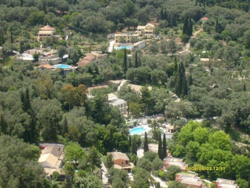 an aerial view of a resort with a swimming pool at Conelli Haus in Liapades