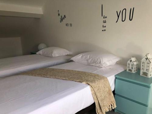 Postel nebo postele na pokoji v ubytování Azores Calheta Inn Apartment T2