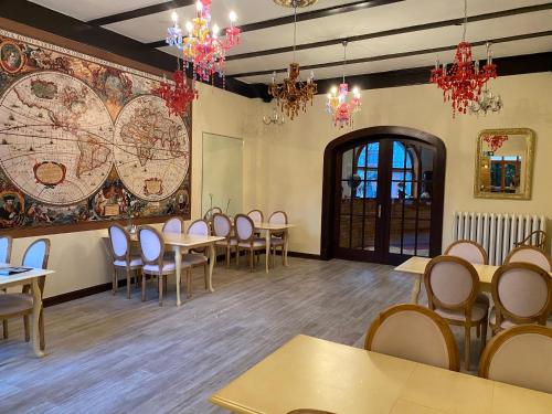 Un lugar para sentarse en Avalon Bed & Breakfast Themen/- Nichtraucherhotel