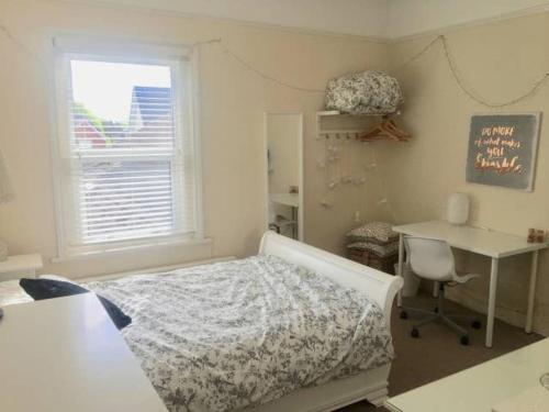 A bed or beds in a room at Solent View 