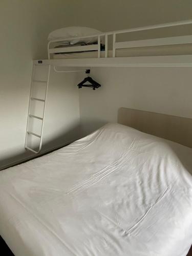 Postel nebo postele na pokoji v ubytování Hôtel F1 Verdun