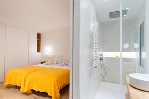 Kylpyhuone majoituspaikassa Fermin Suite - Iberorent Apartments