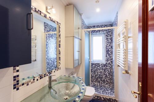 Bathroom sa CASA DAMATXO - De Luxe, Terracita, Espacioso, Ideal familia y parejas & 1 minuto a la Playa