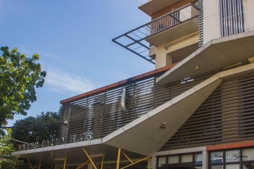 Gallery image of Mabolo Garden A4 near ayala mall free gym POOL in Cebu City