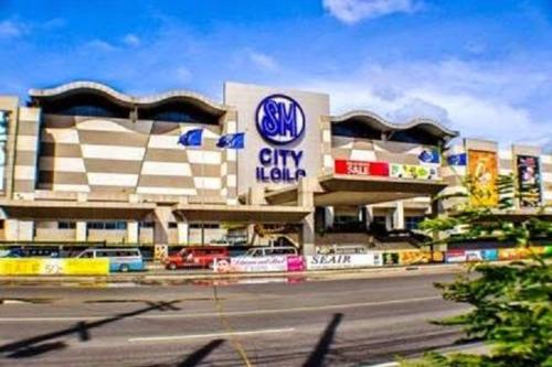Gallery image of AVIDA ATRIA T2-C short walk mall,esplanade,wifi,netflix,kitchen,pool in Iloilo City
