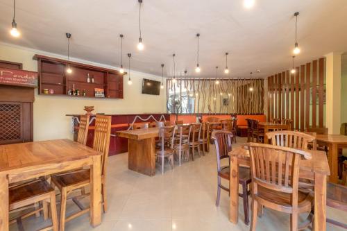 Εστιατόριο ή άλλο μέρος για φαγητό στο SUPER OYO Flagship 2688 Guntur Hotel