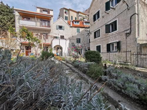 FJAKA Boutique Apartments