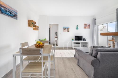 APARTAMENTO COR DO MAR - Sunny, Clean and spacious apartment with sea view, in Alvor - very close walking distance to the beach and Alvor Village