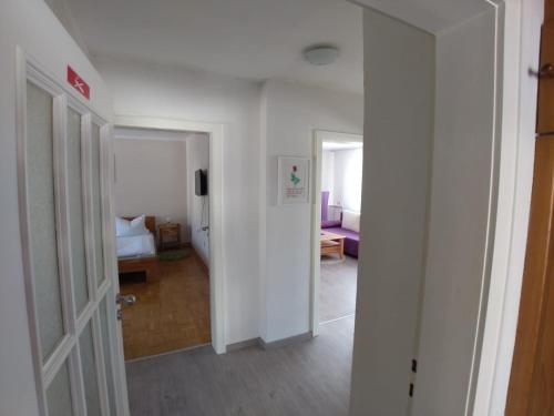 Katil atau katil-katil dalam bilik di Modern Apartment Wissenbach 1