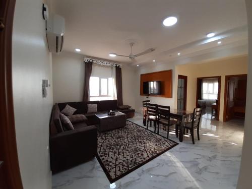 Gallery image of AL JOOD HOTEL APARTMENT in Ḩilf