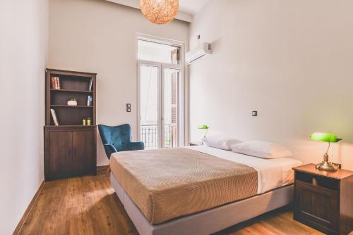 Neoclassical Apartment near Acropolis - LivingStone Crystal