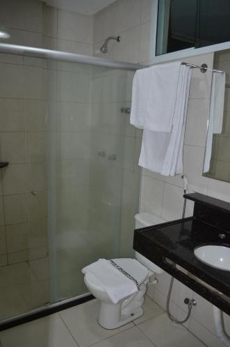 Bilik mandi di Hotel La Ville