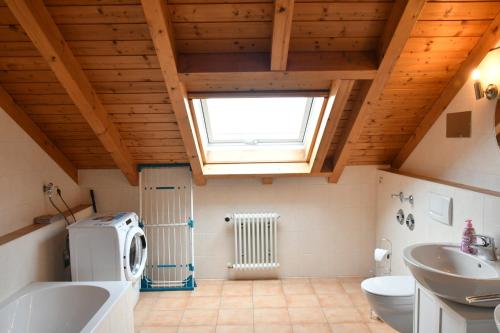 Kylpyhuone majoituspaikassa Ferienwohnung Hegau– Bodensee OG