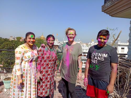 Tetamu yang menginap di 4N Homestay- GOLDEN TEMPLE VIEW