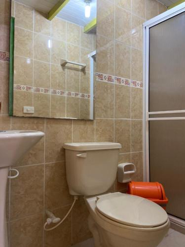 Phòng tắm tại casa hostal las palmeras