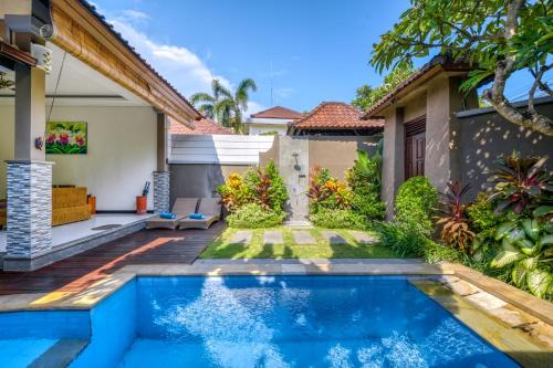 Bazén v ubytování Gracia Bali Villas & Apartment Managed by Manara nebo v jeho okolí