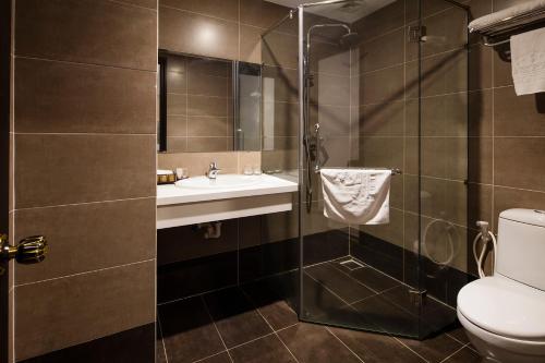 Phòng tắm tại Edele Hotel