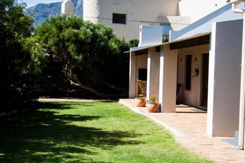 Κήπος έξω από το Hilton House