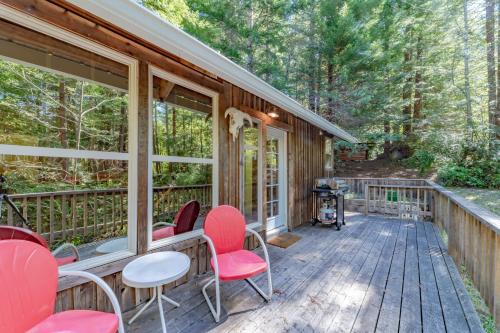 Gallery image of Dear Ol' Dad's Cabin in McKinleyville