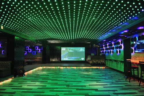 Galeriebild der Unterkunft Seven Eleven Hotels and Club in Bhayandar