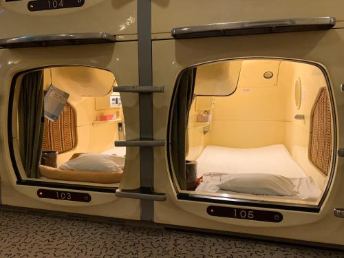 Imagen de la galería de Funabashi Grand Sauna and Capsule Hotel, en Funabashi