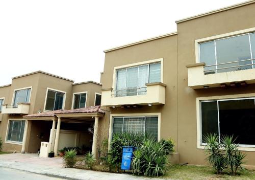 Butterfly Guest House Phase 7 Bahria Town