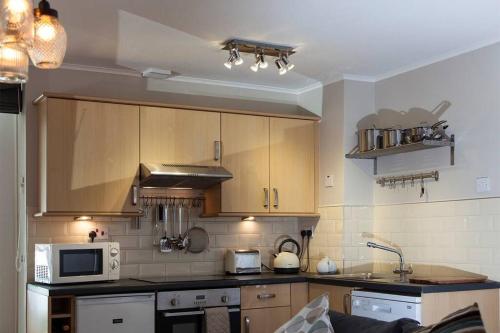Ground floor, 1 bedroom Edinburgh apartment with double bed
