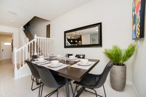 Townhome Splash Pool BBQ FREE Water Park photo 15
