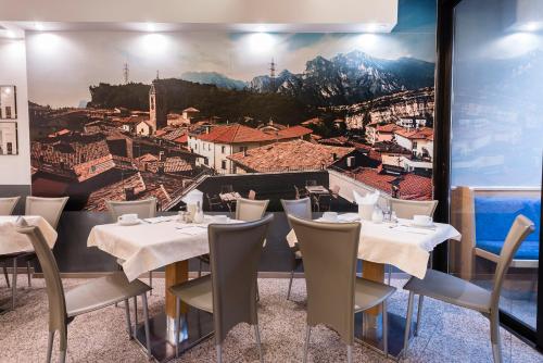 En restaurang eller annat matställe på Hotel Doria