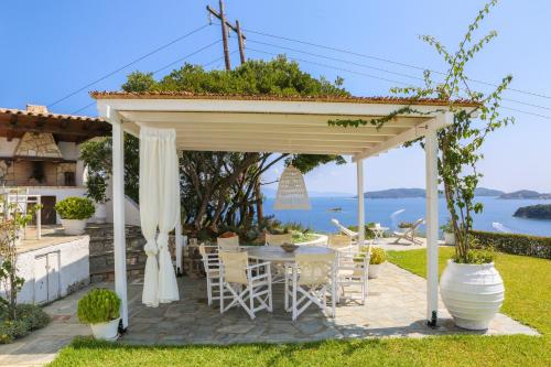 Gallery image of Electra Pool Villa Skiathos in Skiathos Town