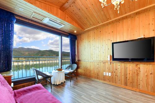 Gallery image of Moonlight Blue Pension in Gapyeong