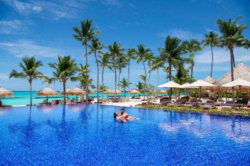 Bazén v ubytování Emerald Maldives Resort & Spa-Deluxe All Inclusive nebo v jeho okolí
