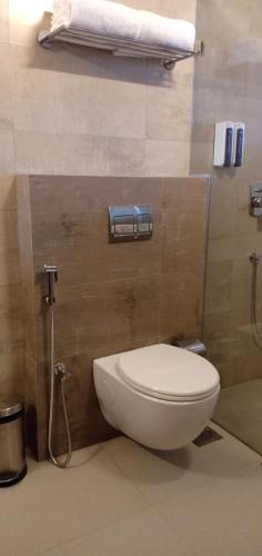 Salle de bains dans l'établissement Cosmique Clarks Inn Suites Goa