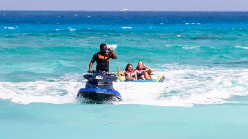 Clientes alojados en Arena Beach Hotel
