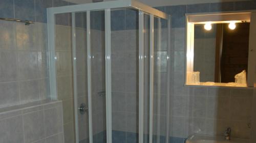 Koupelna v ubytování Residence Hotel Montegargnano