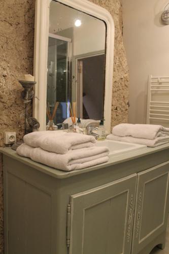 Manoir de la Foulquetiere tesisinde bir banyo
