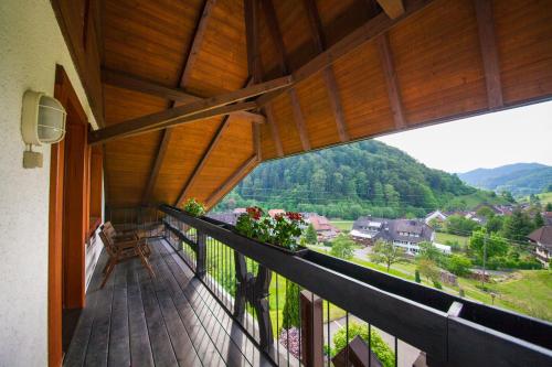 ホテルから撮影された、または一般的な山の景色