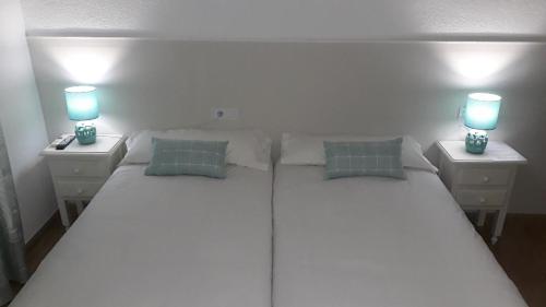 Hostal VILLA CARBULA, Almodóvar del Río – Harga Terkini 2022