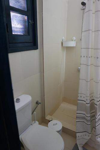 Sea View Studios tesisinde bir banyo