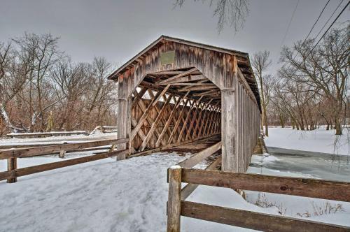 Το Cozy Cedarburg House - Walk to Historic Downtown! τον χειμώνα