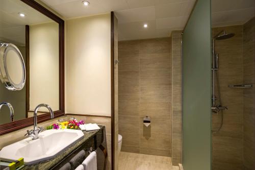 Un baño de InterContinental Tahiti Resort & Spa by IHG