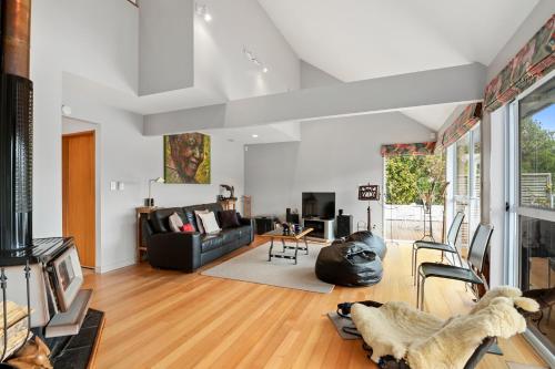 Gallery image of Beach Front, Palms Beach House - Kaiteriteri House in Tasman