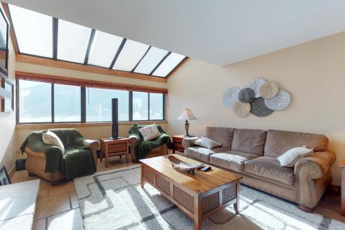 Village Square Penthouse Suite – Photos 3